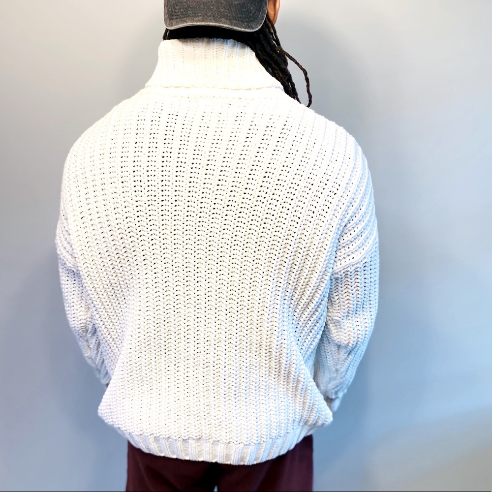 Pull&Bear Roll Neck Ribbed Sweater in White, Size M